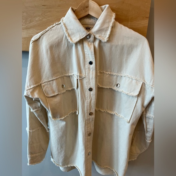 Fun rock and roll shacket… like new/ never worn - Picture 2 of 7